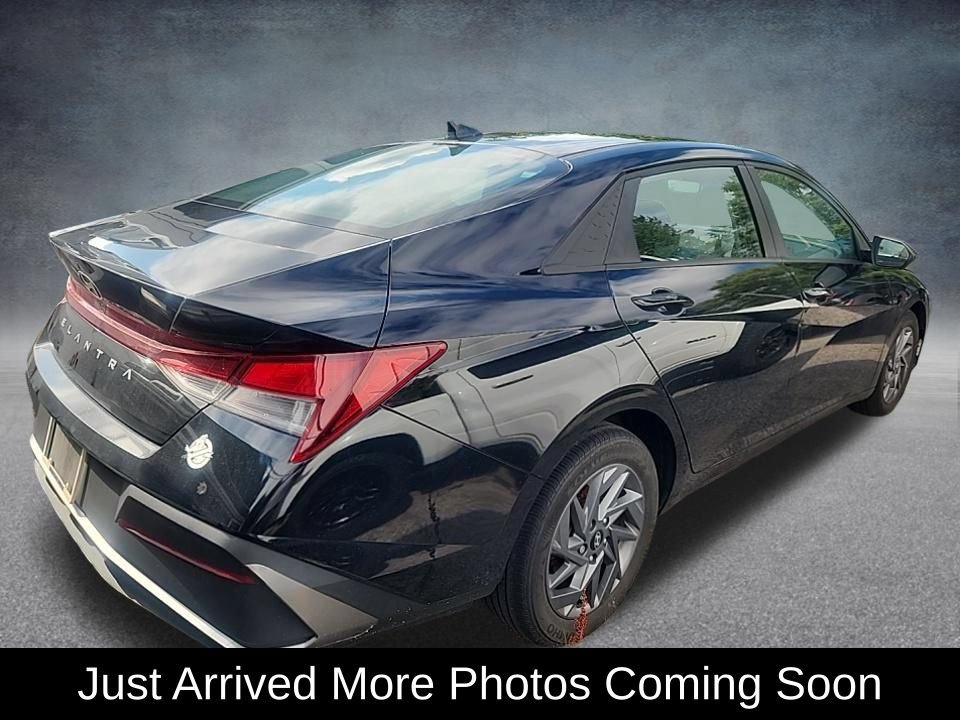Used 2024 Hyundai Elantra SEL FWD video 2