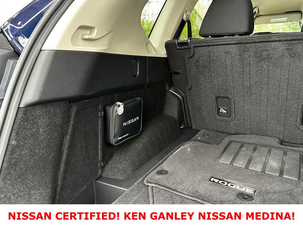Certified 2026 Nissan Rogue SV AWD/4WD image 42