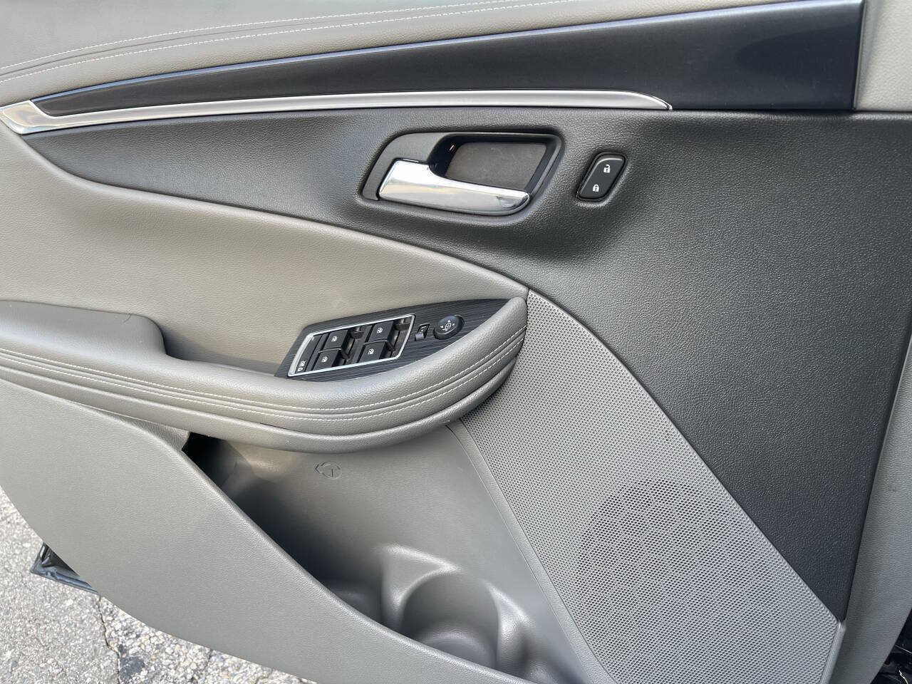 Used 2019 Chevrolet Impala LS FWD image 17