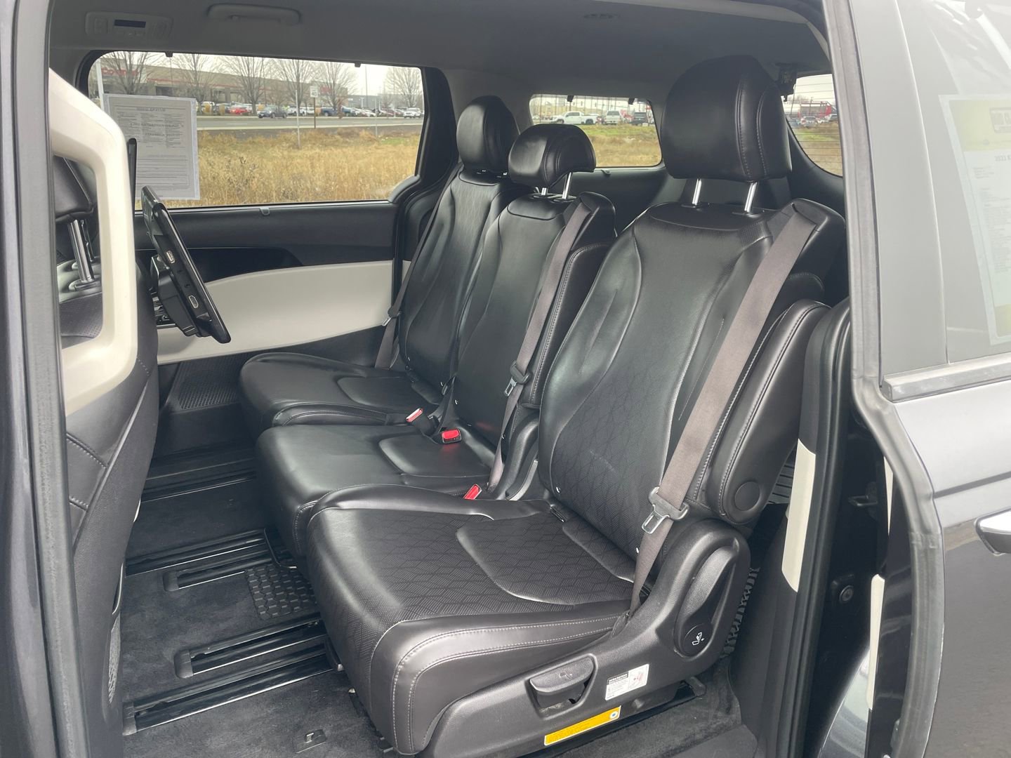 Used 2022 Kia Carnival SX image 13