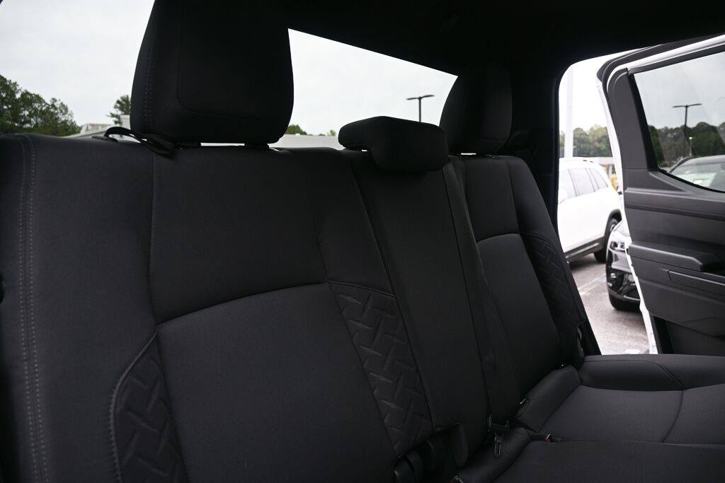 Used 2024 Toyota Tacoma SR AWD/4WD image 16