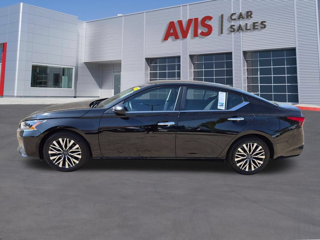 Used 2025 Nissan Altima 2.5 SV FWD image 10