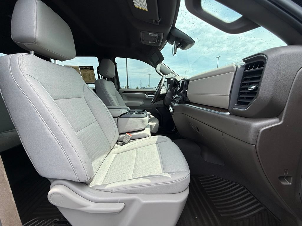 Used 2025 GMC Sierra 1500 SLE AWD/4WD image 29