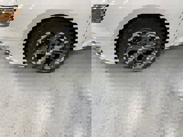 Used 2022 Chevrolet Malibu LT FWD image 11