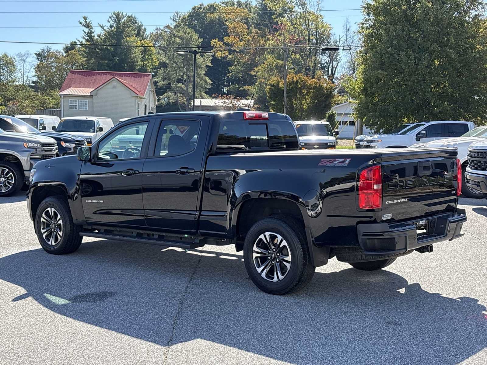 Used 2022 Chevrolet Colorado Z71 AWD/4WD image 8