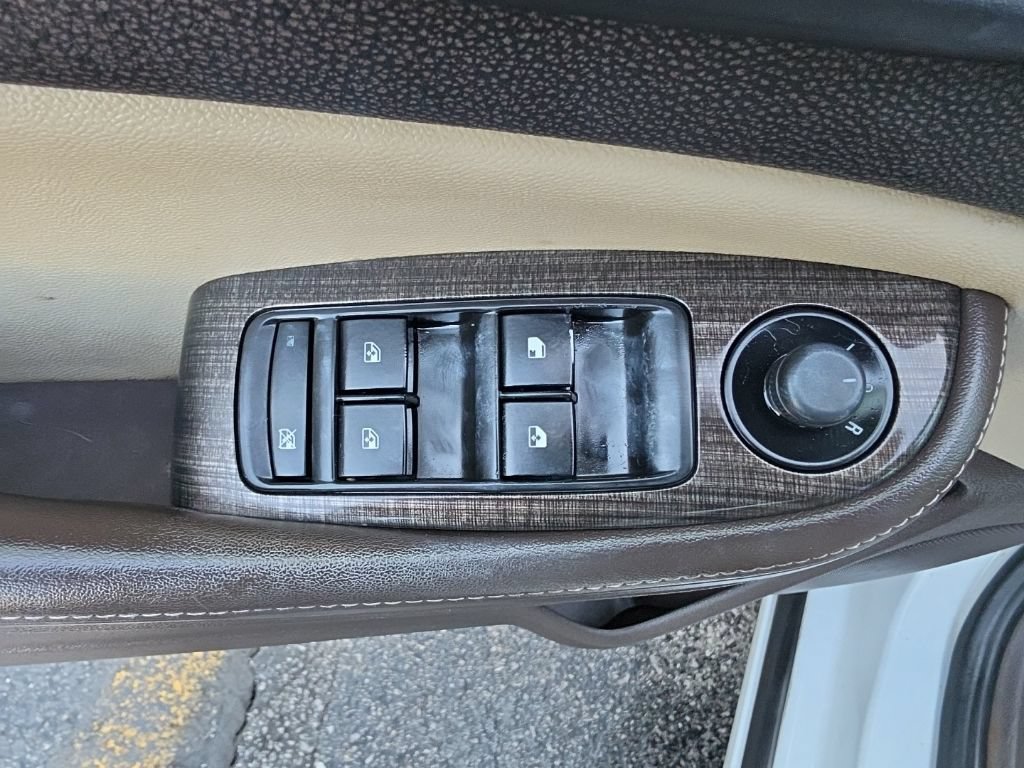Used 2015 Chevrolet Malibu LT w/ Power Convenience Package FWD image 16