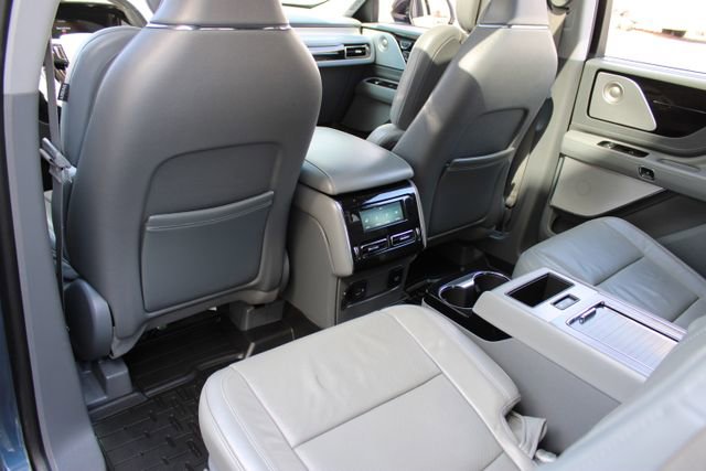 Used 2020 Lincoln Aviator Reserve w/ Equipment Group 202A image 11