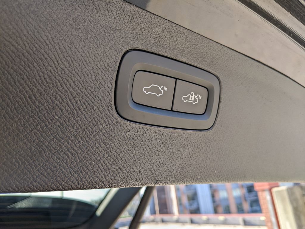 Certified 2024 Volvo XC90 B6 Plus w/ Protection Package image 29