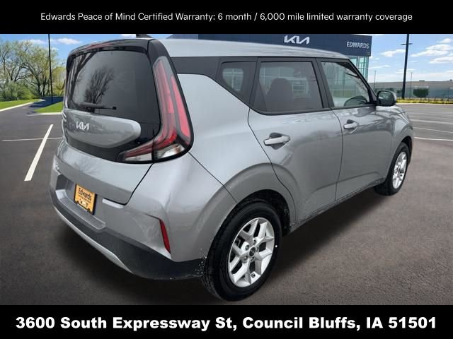Used 2025 Kia Soul LX FWD image 3