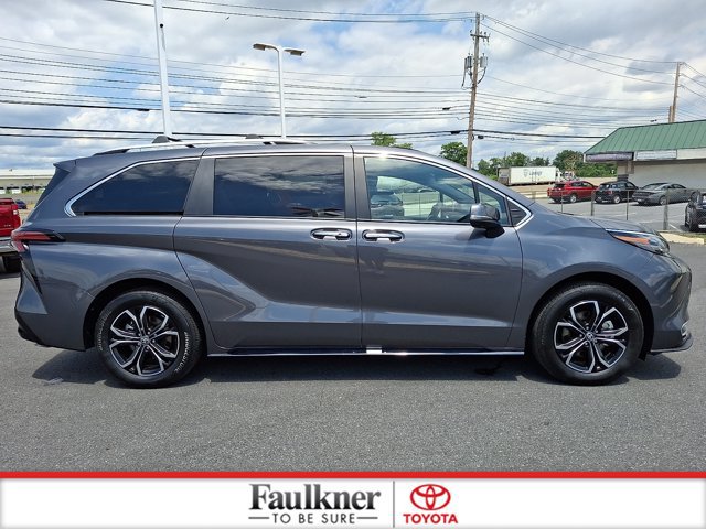 Certified 2025 Toyota Sienna Platinum AWD/4WD image 7