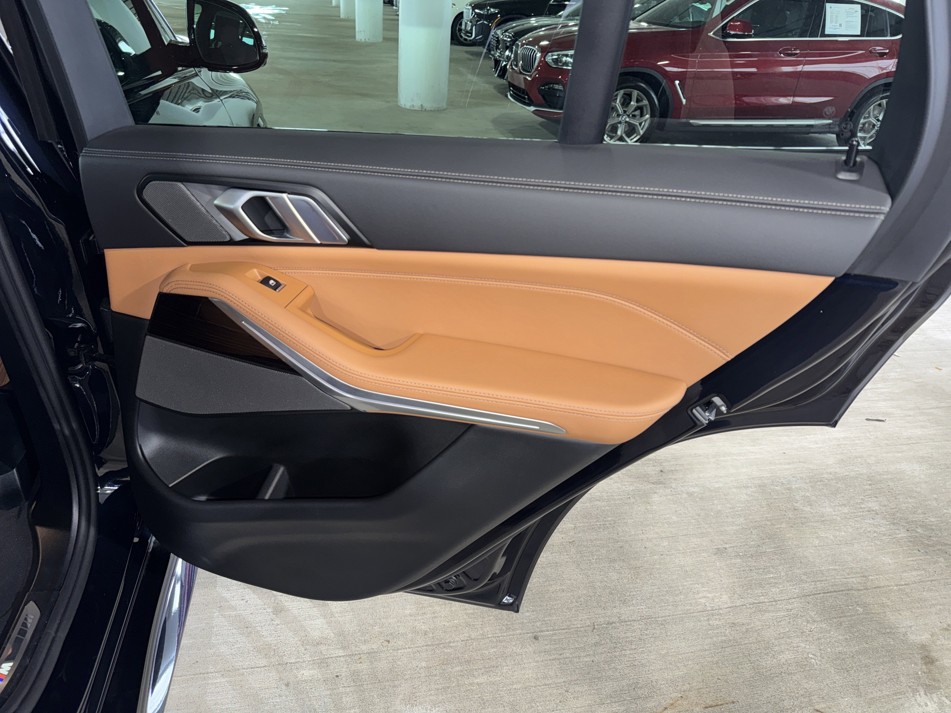 Used 2025 BMW X5 xDrive40i w/ M Sport Package image 11