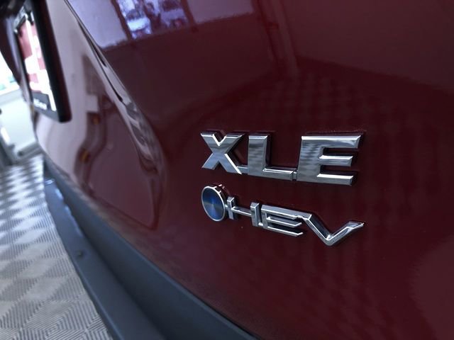 Used 2025 Toyota RAV4 XLE image 15