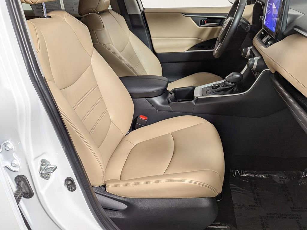 Used 2023 Toyota RAV4 XLE Premium image 39