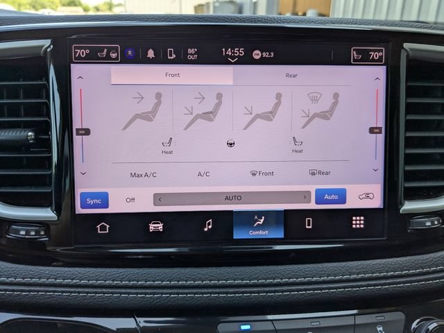 Used 2023 Chrysler Pacifica Touring-L FWD image 13