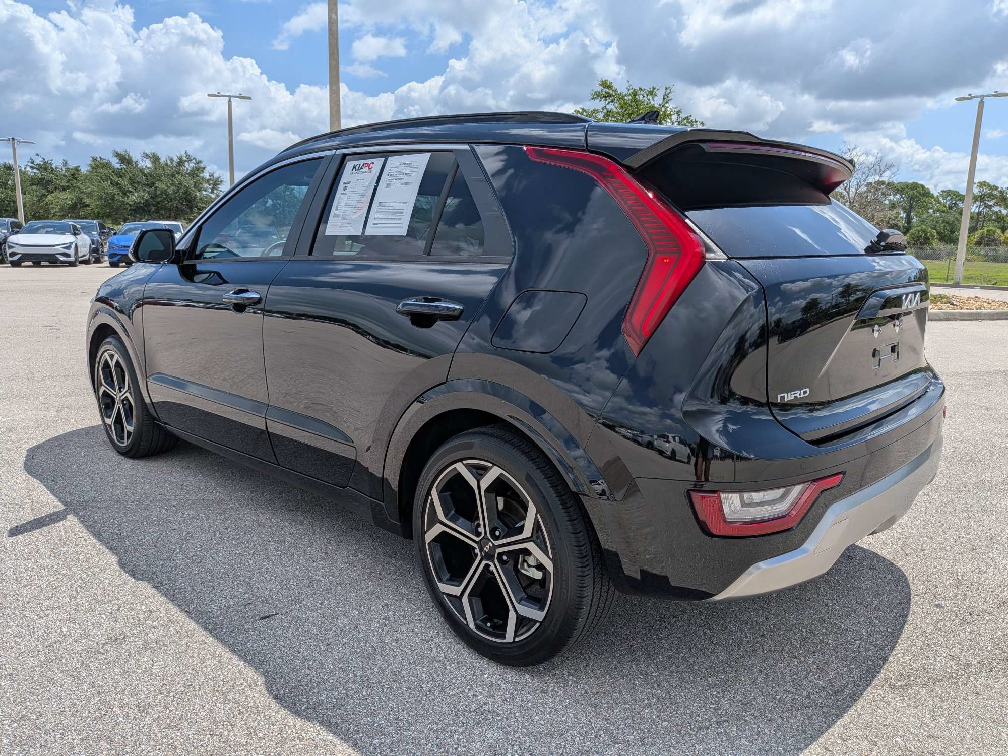 Certified 2024 Kia Niro SX Touring FWD image 7