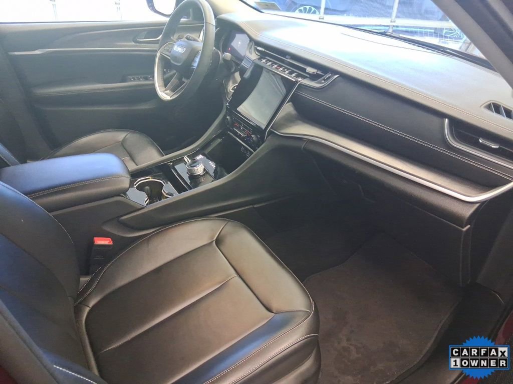 Used 2023 Jeep Grand Cherokee Limited w/ Black Appearance Package image 21