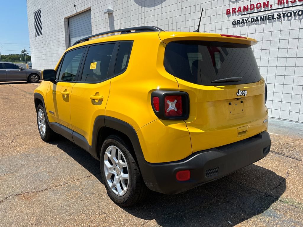 Used 2018 Jeep Renegade Latitude w/ Popular Equipment Group FWD image 6