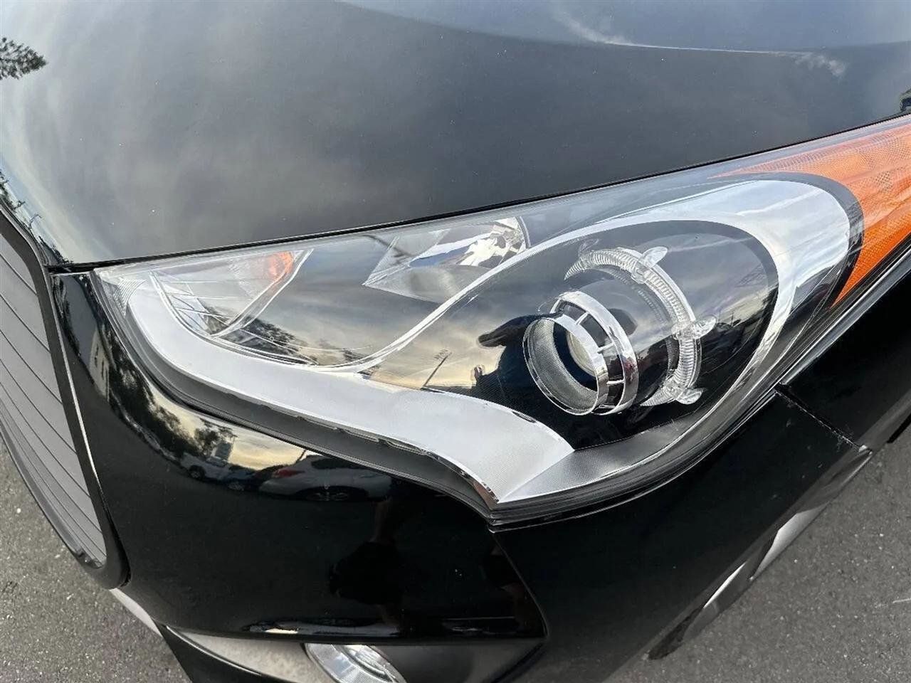 Used 2014 Hyundai Veloster Turbo image 23