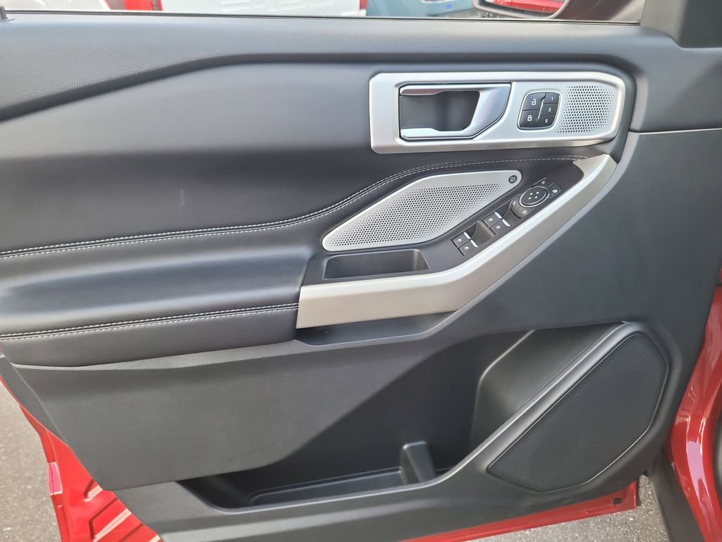 Certified 2023 Ford Explorer Limited w/ Limited Technology Package image 17