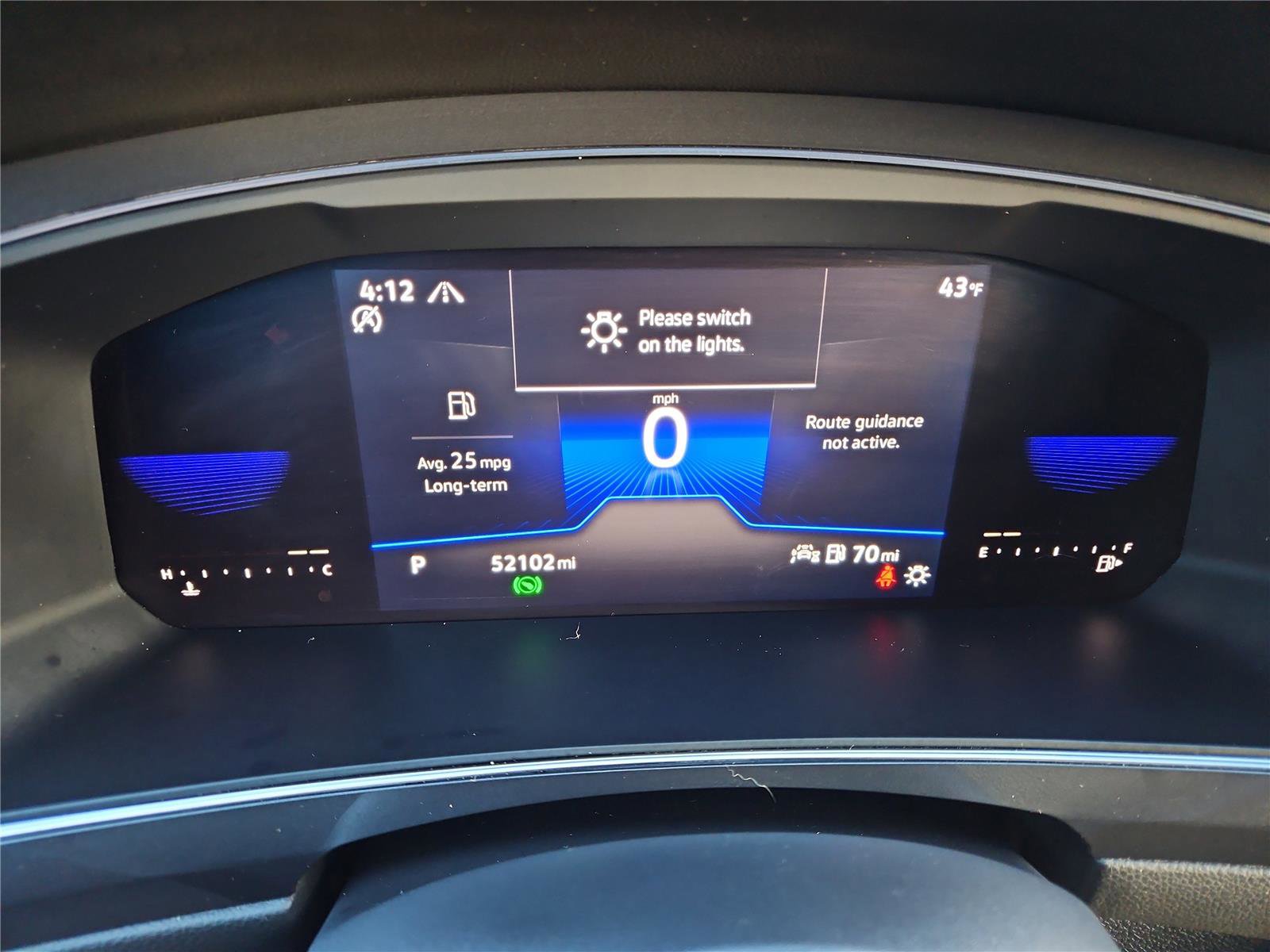 Used 2022 Volkswagen Tiguan SE w/ Panoramic Sunroof Package image 18