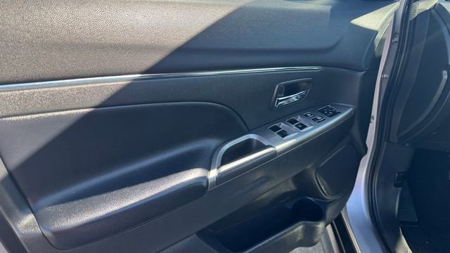 Used 2022 Mitsubishi Outlander Sport SE image 17