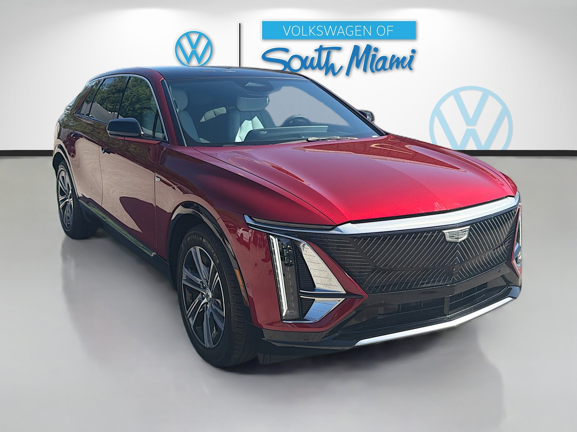 Used 2024 Cadillac Lyriq Luxury RWD video 1