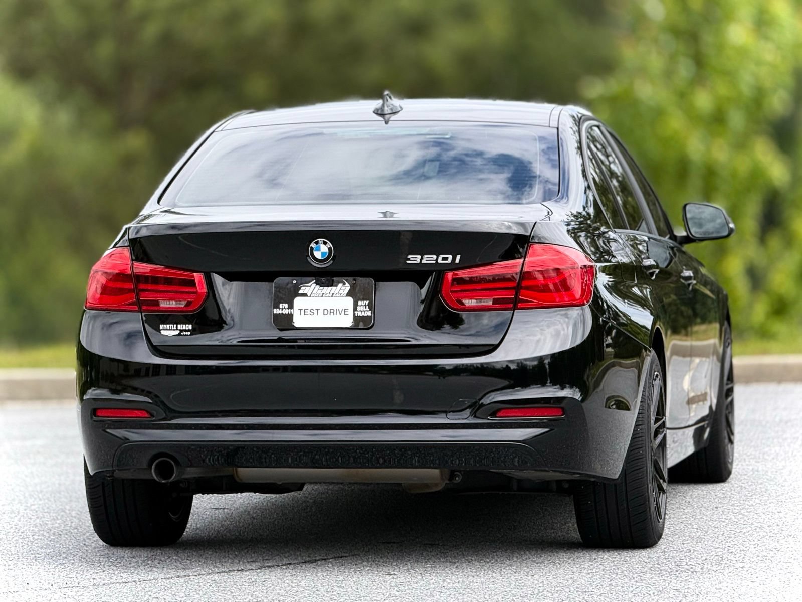 Used 2016 BMW 320i Sedan RWD image 6