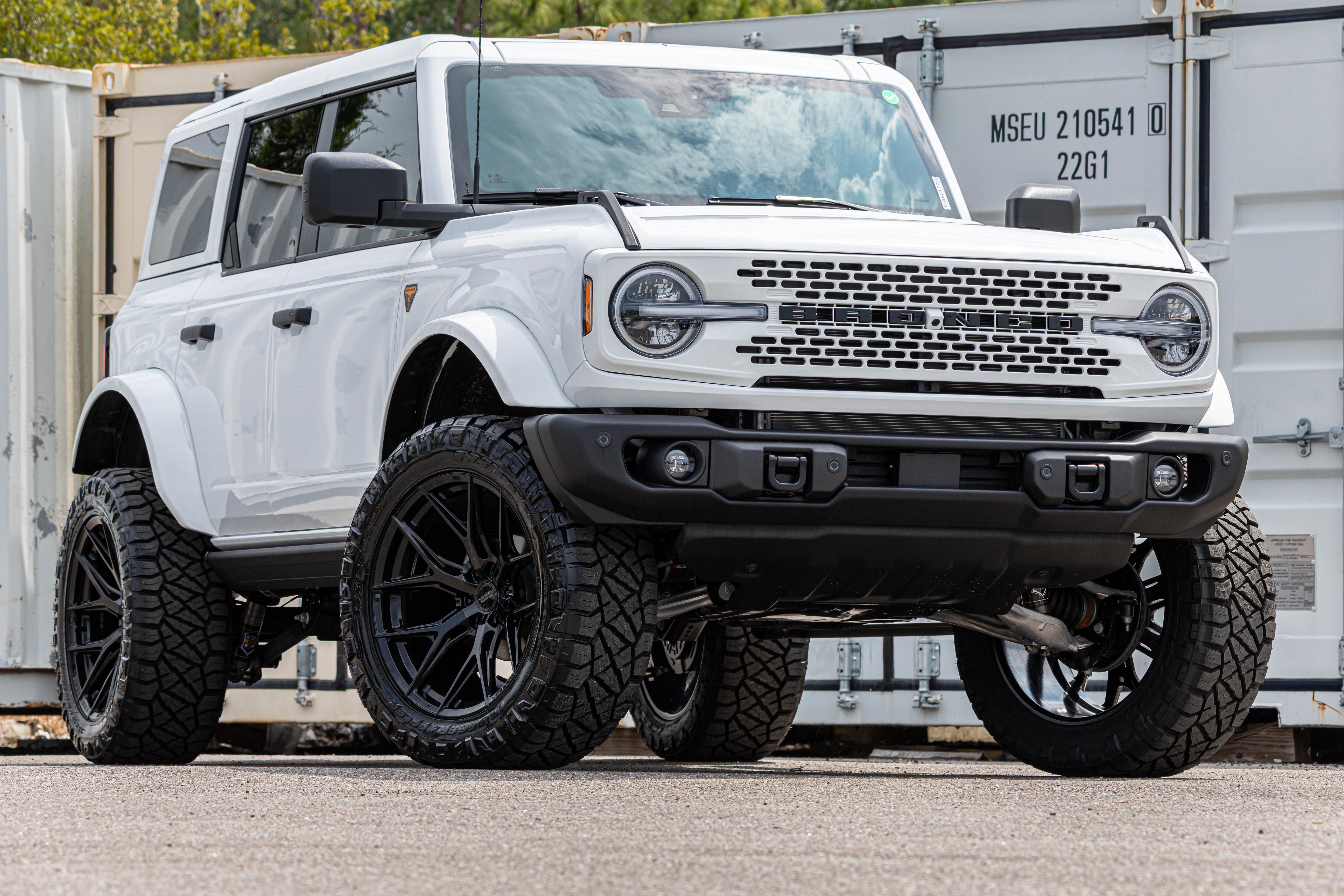 New 2026 Ford Bronco Badlands AWD/4WD image 1