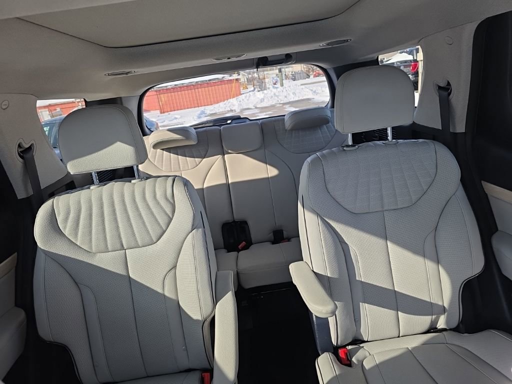 Used 2025 Hyundai Palisade Limited image 12