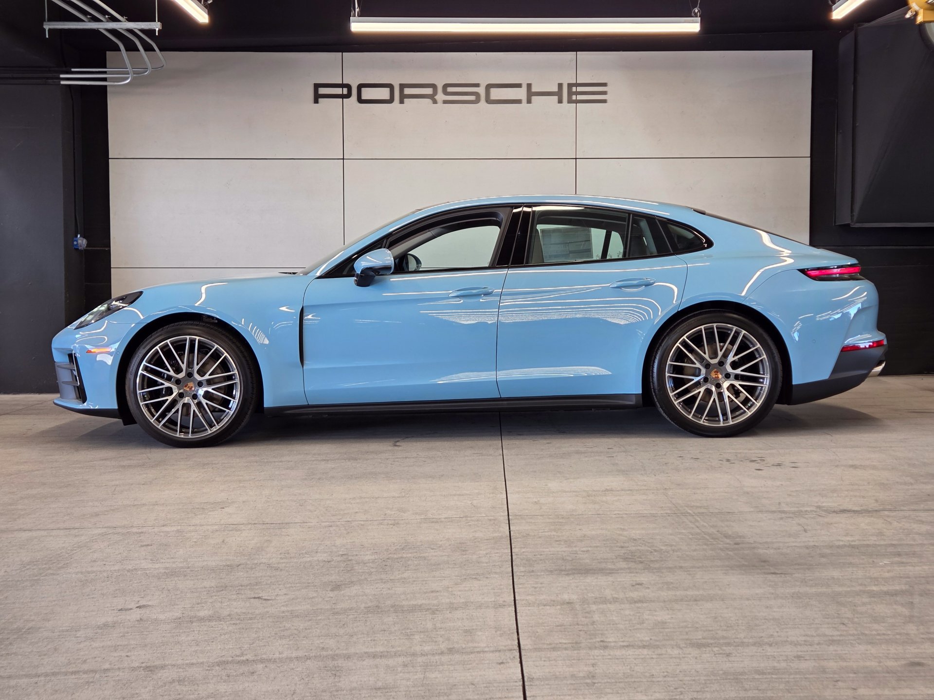 New 2026 Porsche Panamera RWD image 2