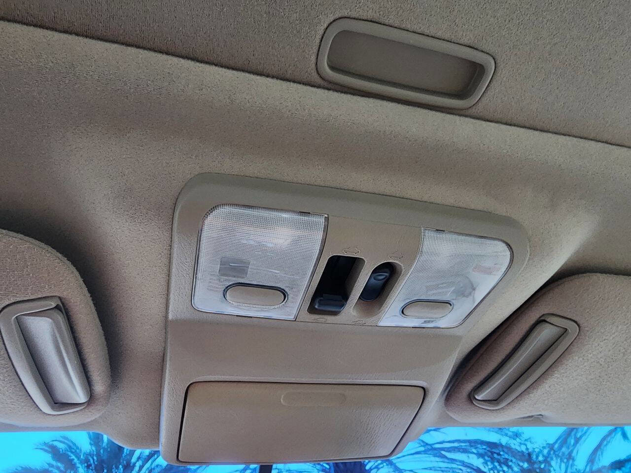Used 2004 INFINITI I35 Base 4dr Sedan FWD image 38