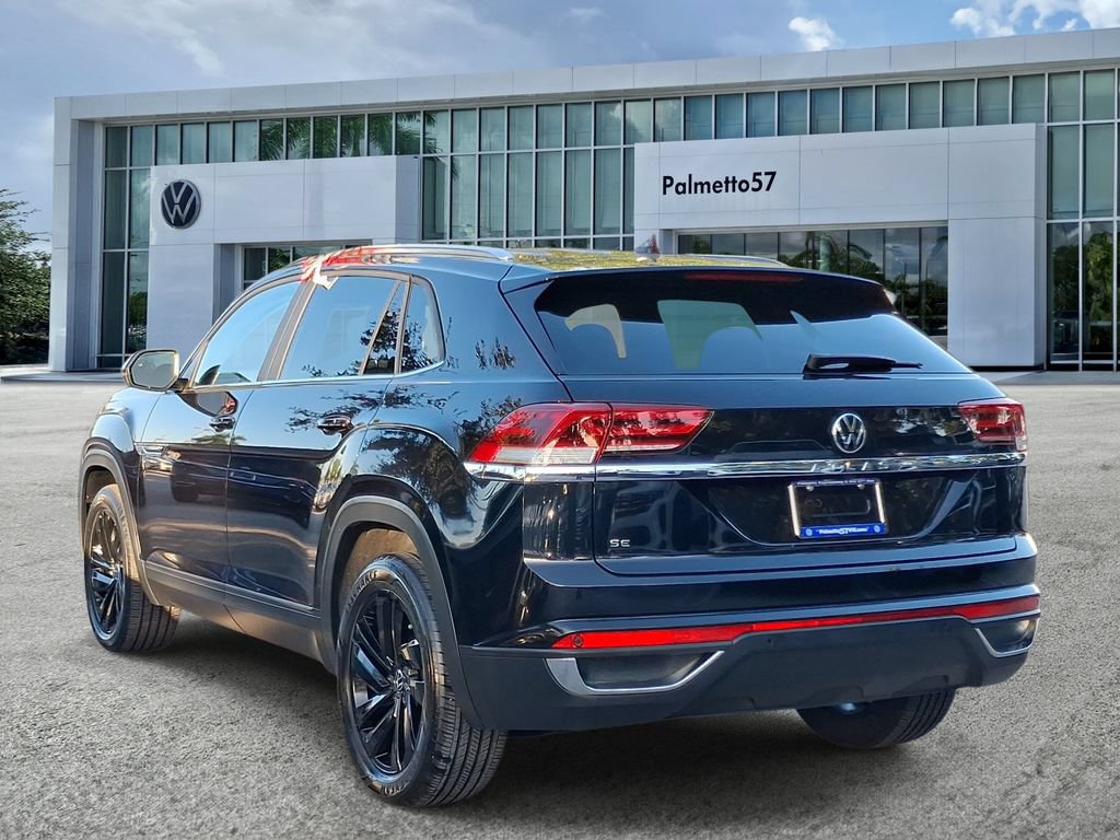 Certified 2023 Volkswagen Atlas Cross Sport SE w/ Black Wheel Package FWD image 4