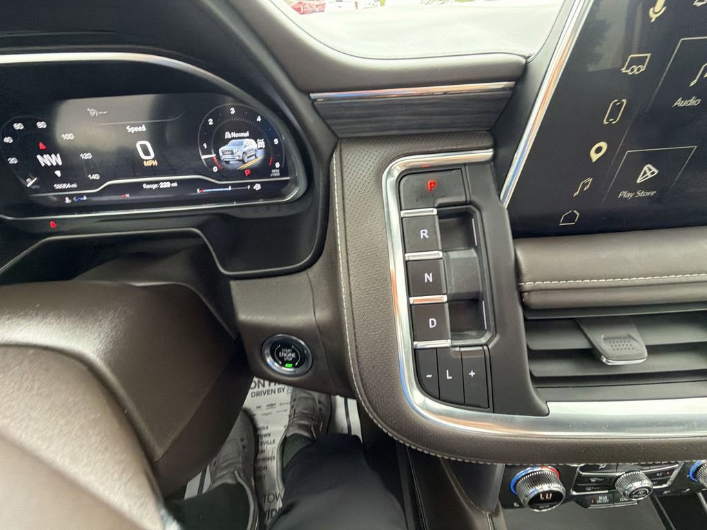 Used 2023 GMC Yukon XL SLT w/ SLT Premium Package AWD/4WD image 28