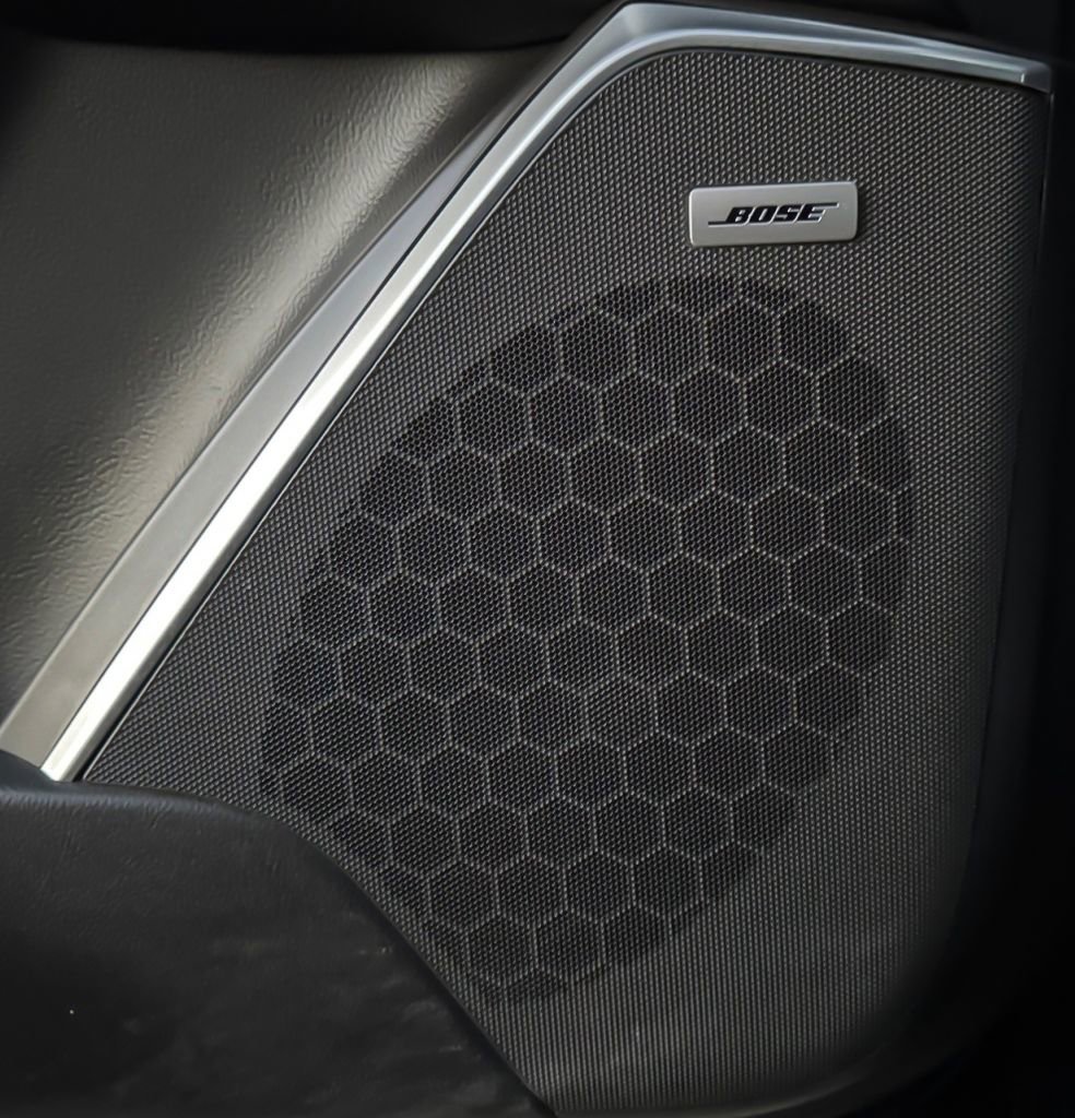 Used 2020 Cadillac Escalade ESV 4WD image 29