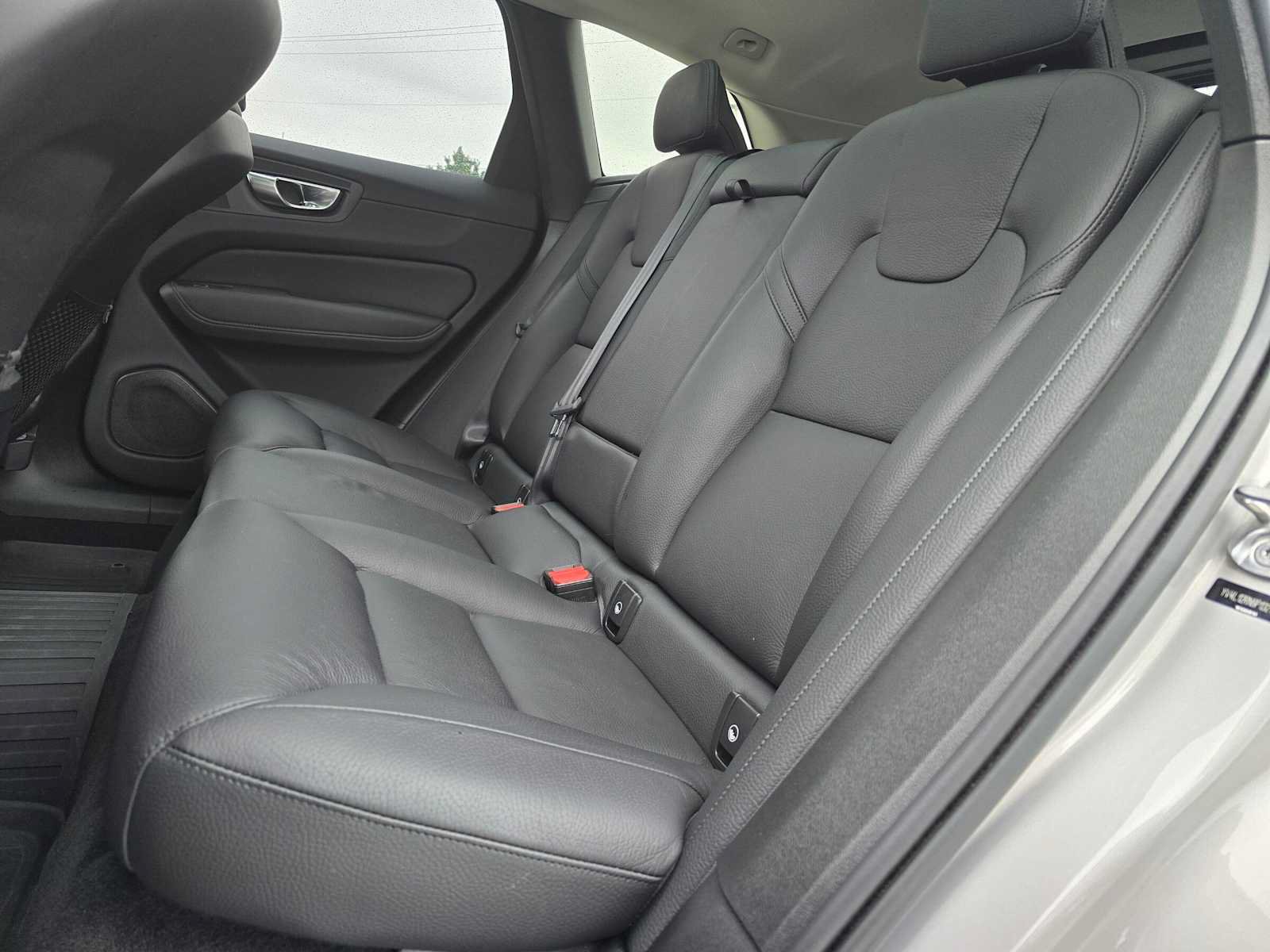 Used 2023 Volvo XC60 B5 Plus w/ Climate Package AWD/4WD image 17