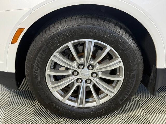 Used 2017 Cadillac XT5 Luxury w/ Driver Awareness Package FWD image 17