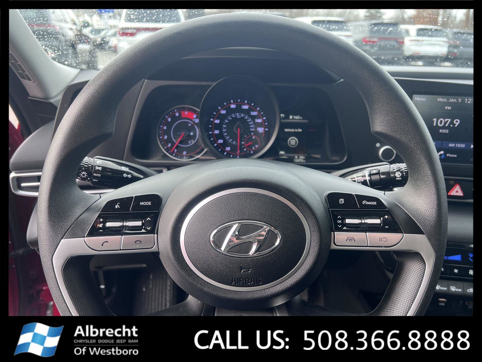 Used 2023 Hyundai Elantra SEL image 25