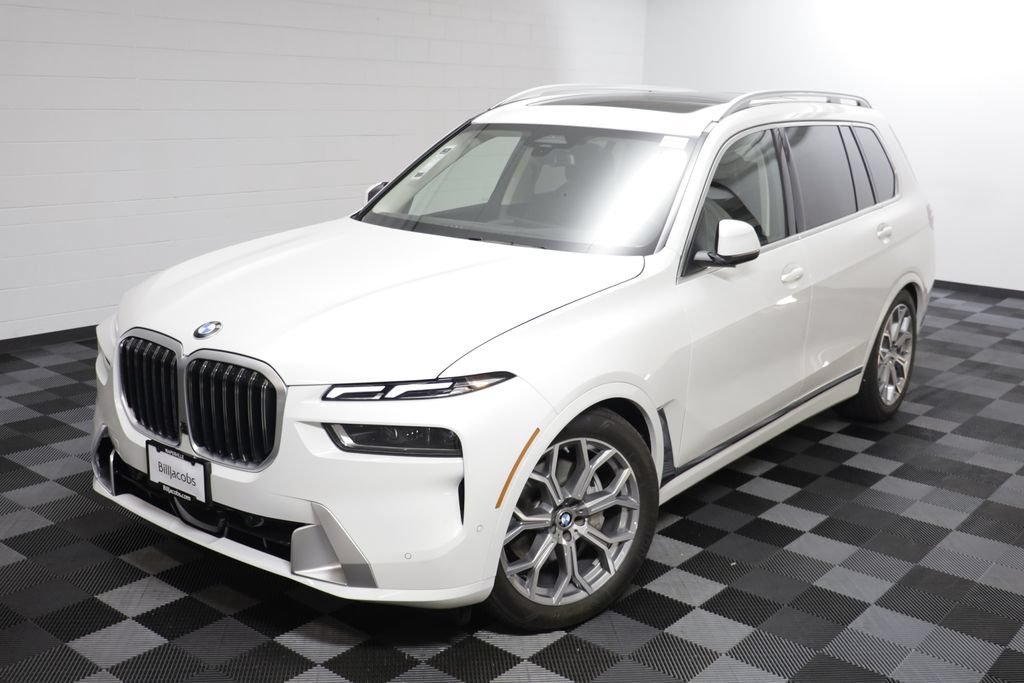 Used 2026 BMW X7 xDrive40i w/ Premium Package AWD/4WD image 2