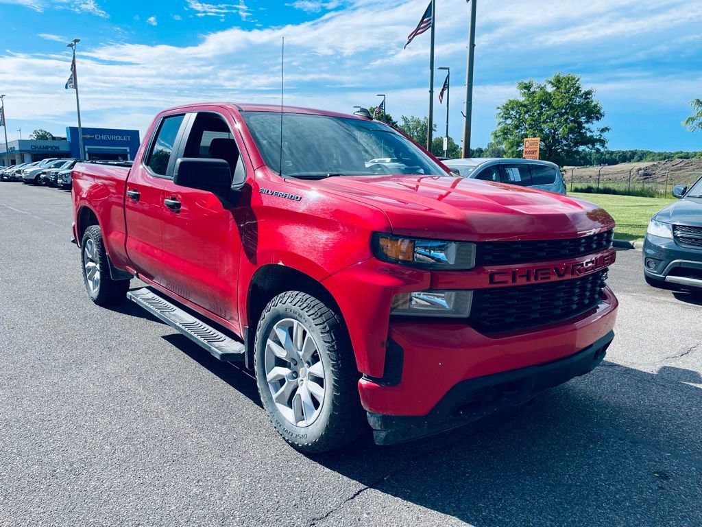 Used 2020 Chevrolet Silverado 1500 Custom w/ Custom Value Package AWD/4WD image 9