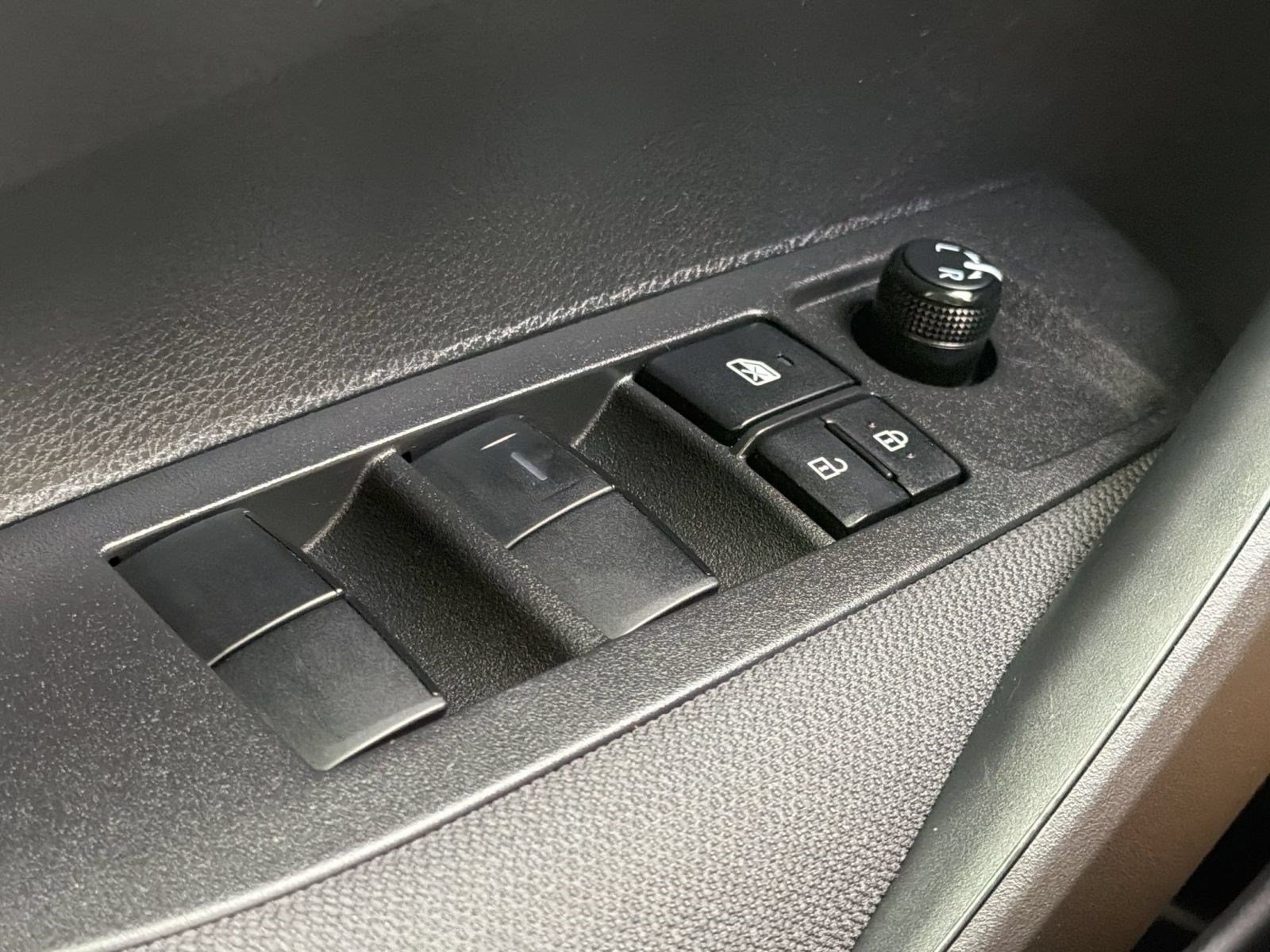 Certified 2022 Toyota Corolla LE FWD image 30
