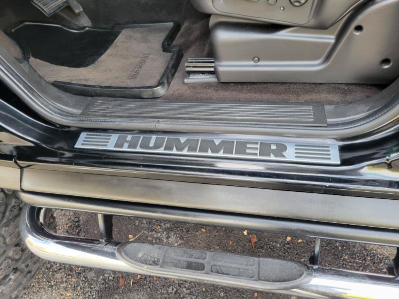 Used 2005 HUMMER H2 SUT w/ Preferred Equipment Group AWD/4WD image 45
