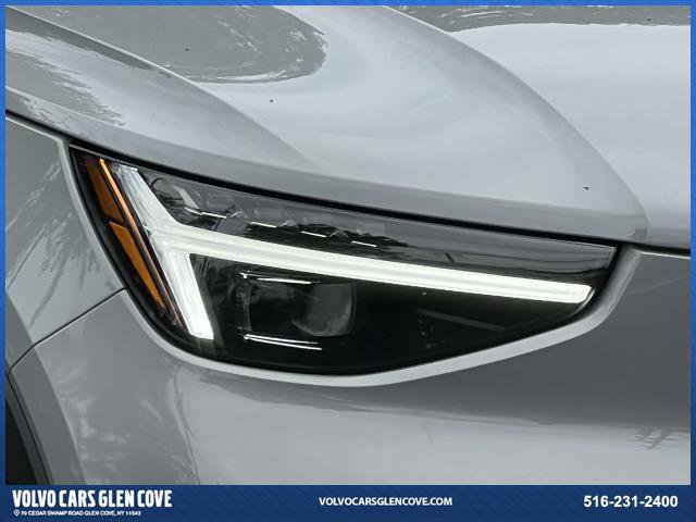 Used 2025 Volvo XC40 B5 Plus w/ Protection Package Premier image 7