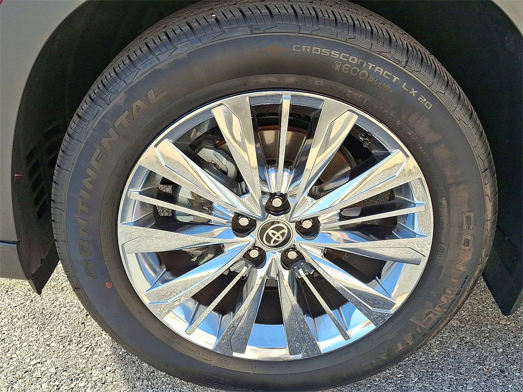 Certified 2025 Toyota Grand Highlander AWD image 28