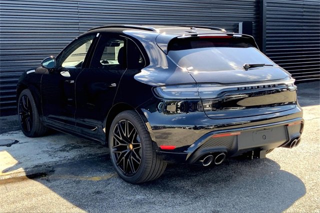 New 2026 Porsche Macan GTS image 3