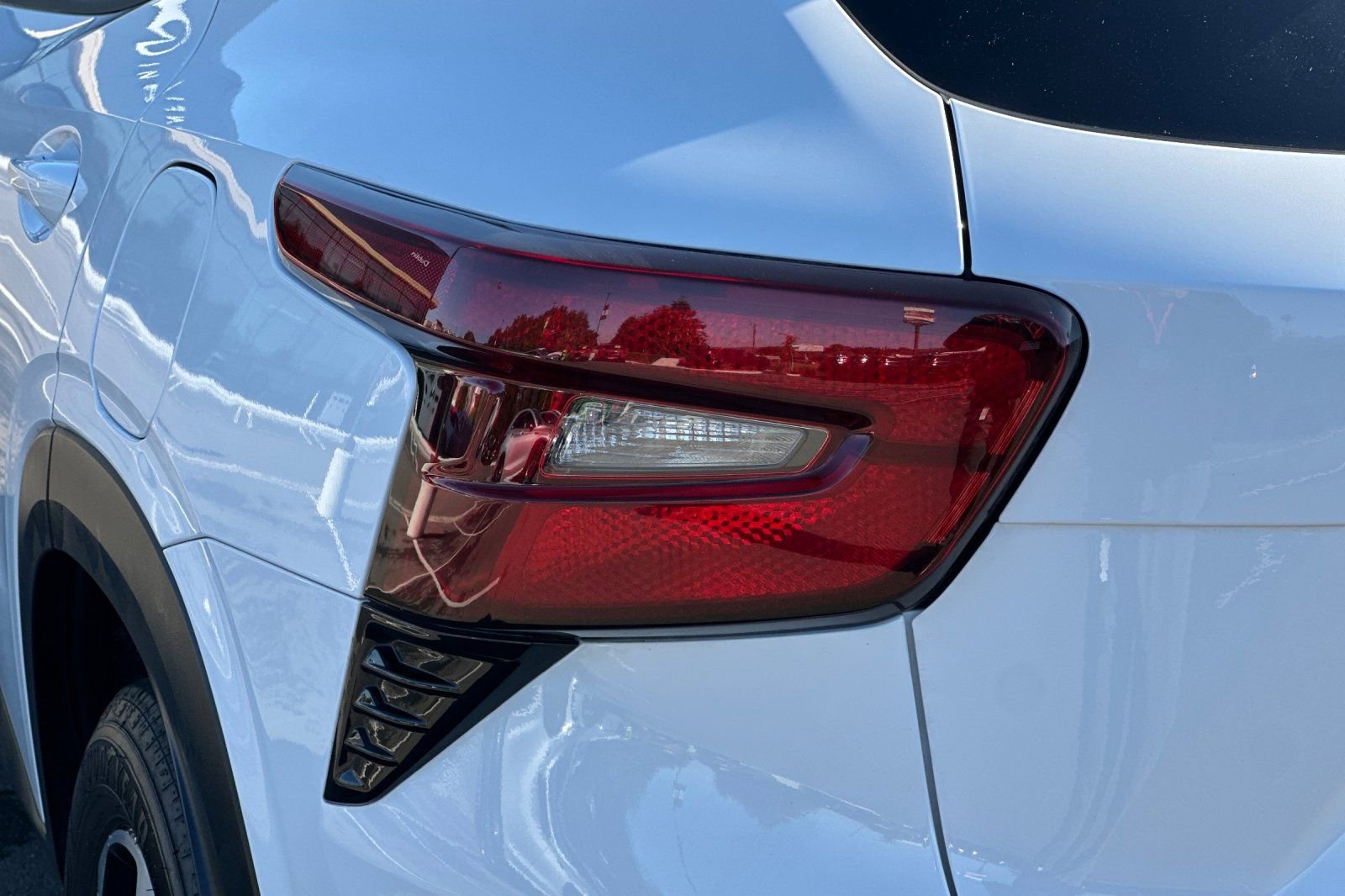 Used 2025 Chevrolet Trax RS image 48