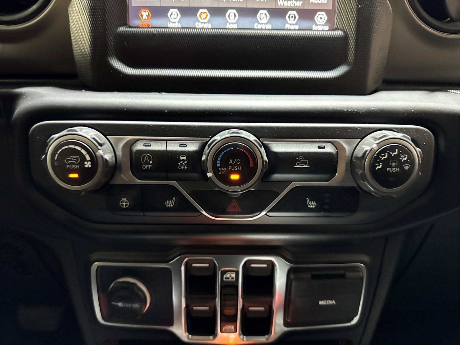 Used 2021 Jeep Gladiator Sport AWD/4WD image 27