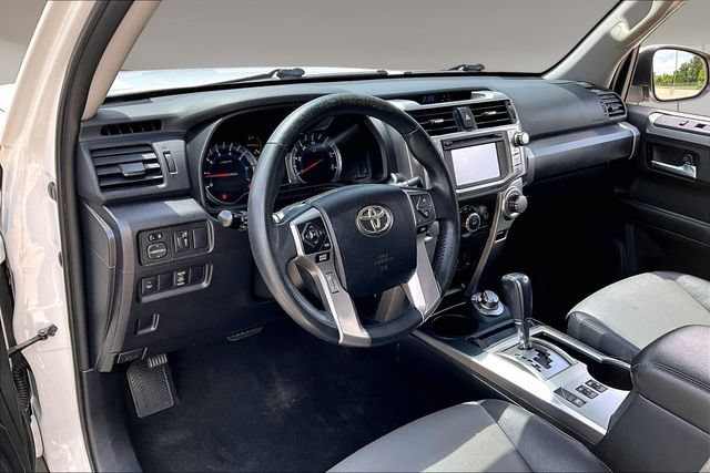 Used 2016 Toyota 4Runner 4WD image 17