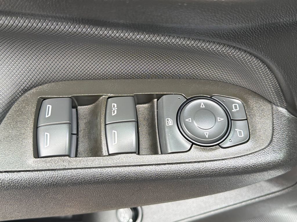 Used 2023 Chevrolet Equinox RS w/ RS Leather Package FWD image 27