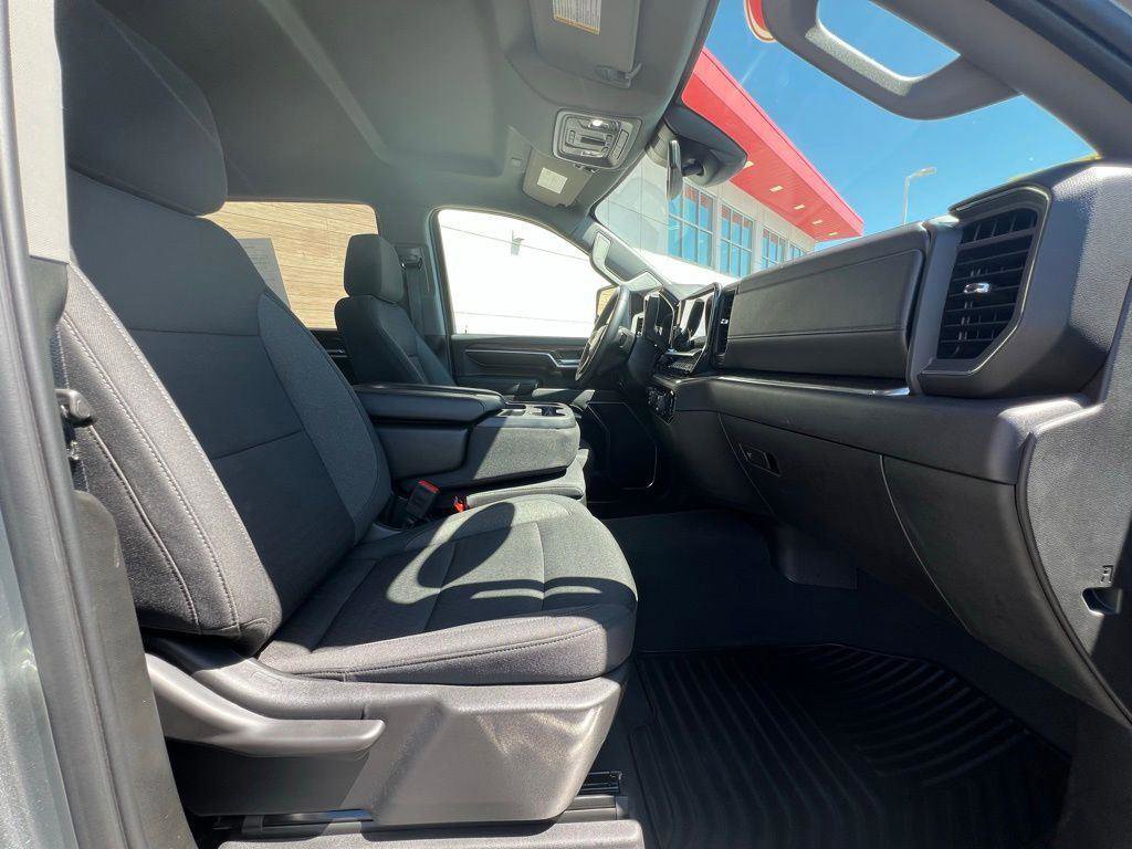 Used 2025 Chevrolet Silverado 3500 LT w/ All Star Edition image 17