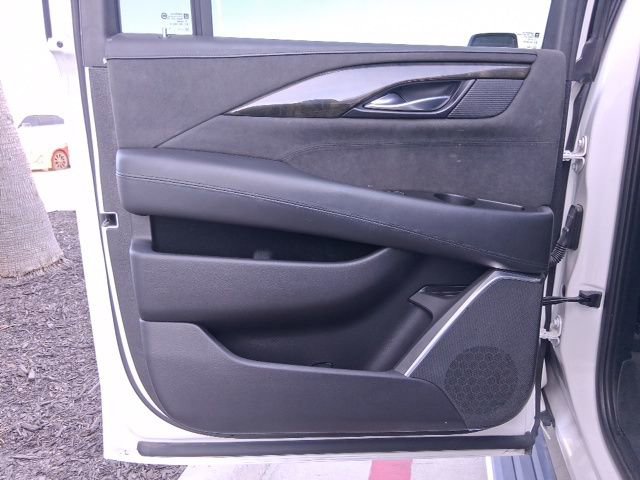 Used 2020 Cadillac Escalade ESV Platinum image 22